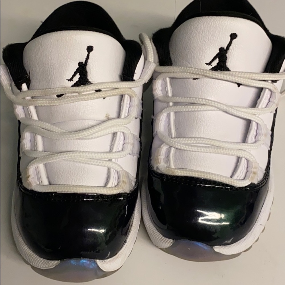 Jordan 11 Retro Low Iridescent - toddler size 7